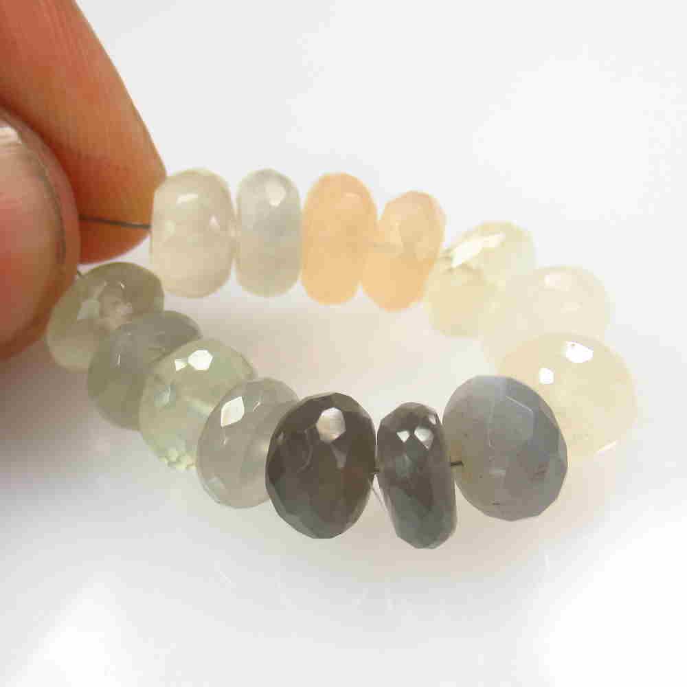 27.68 Ctw Natural 14 Drilled Moonstone Round Beads: No Reserve! Title: 27.68 Ctw Natural 14 Drilled Moonstone Round Beads Stone Clarity: Semi-Transparent Gemstones: Moonstone Beads Size/Dimensions: 27.68 Carat Weights: 7.50 - 8.00 mm / 14 PC's Addition