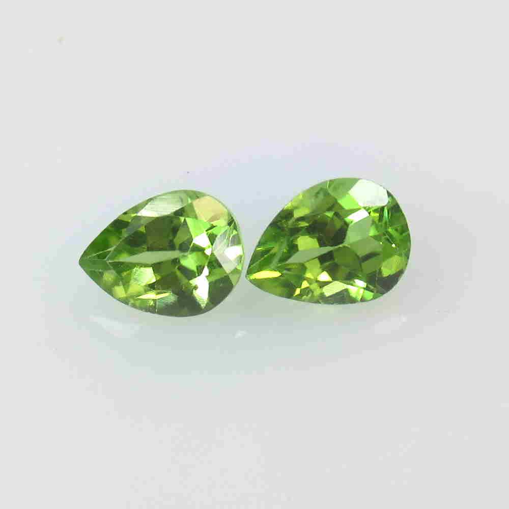 2.71 Ctw Natural Pakistan Peridot Pear Pair: No Reserve! Title: 2.71 Ctw Natural Pakistan Peridot Pear Pair Stone Clarity: VVS Gemstones: Peridot Size/Dimensions: 2.71 Carat Weights: 8.00 x 6.00 x 4.30 mm / 2 Pc's Additional Information: Top Cla
