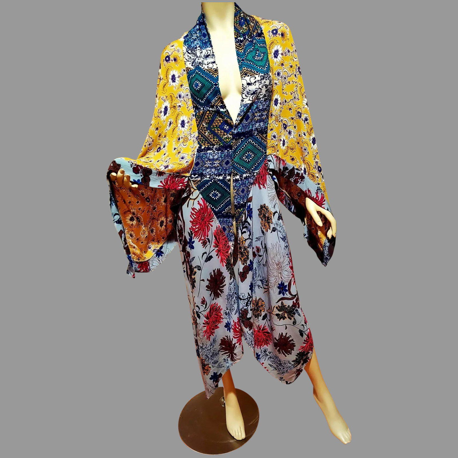 Vtg Japanese Duster Kimono Floral Pattern Patchwork (1 of 7)