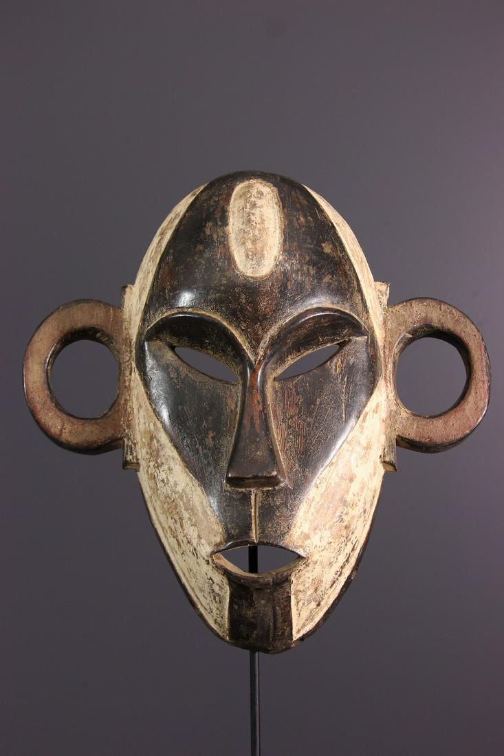 Boa Pongdudu Du Kpongadomba mask - DRC Congo - African: Title: Boa Pongdudu Du Kpongadomba mask - DRC Congo - African Art Tribal Art Type: Mask Date/Period: Second half 20th century Origin: DRC, Congo Dimension: 12,6 Inch Weight: 1,87 Pounds Material: Wood