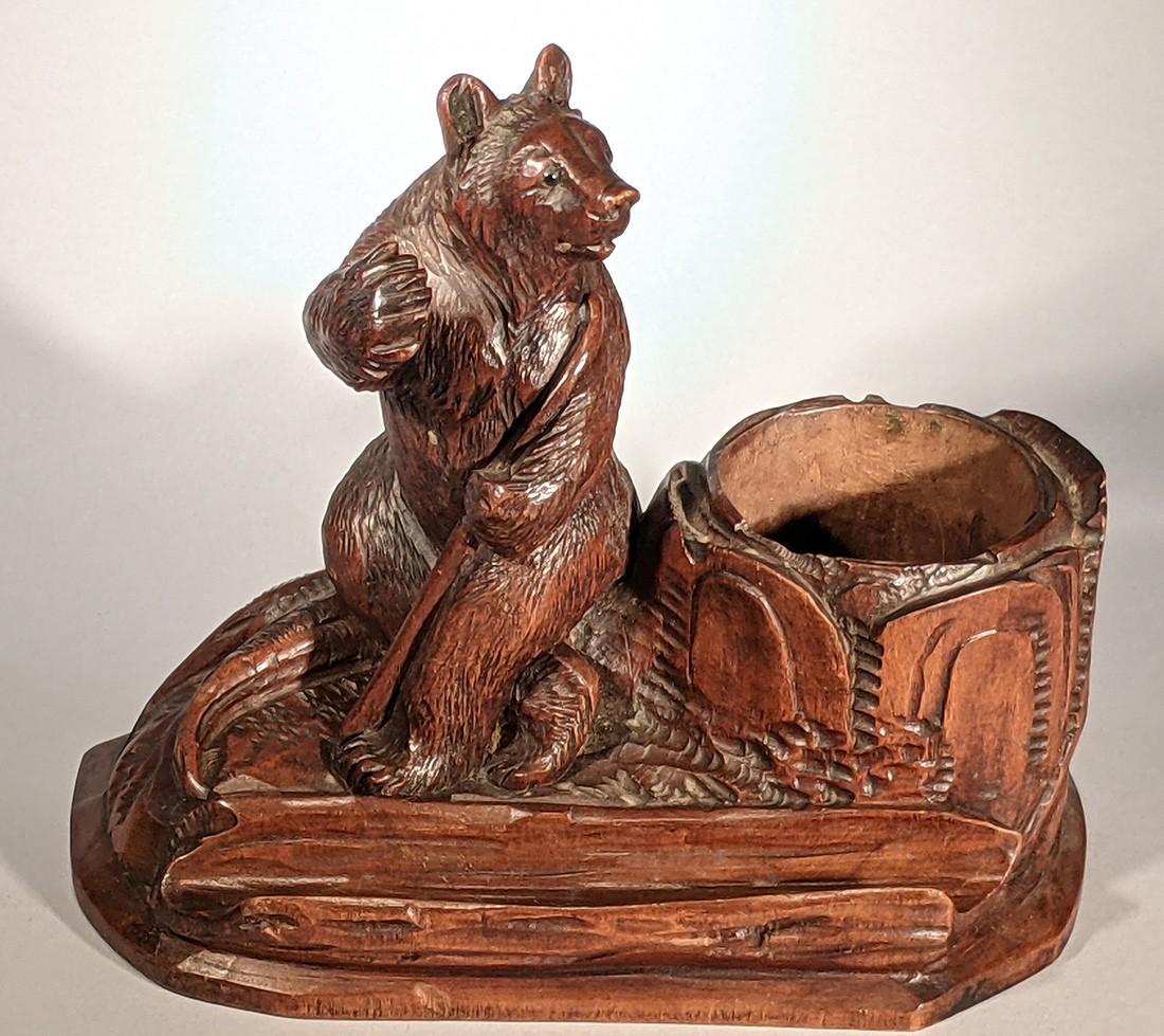 Black Forest Bear Pipe Holder (1 of 6)
