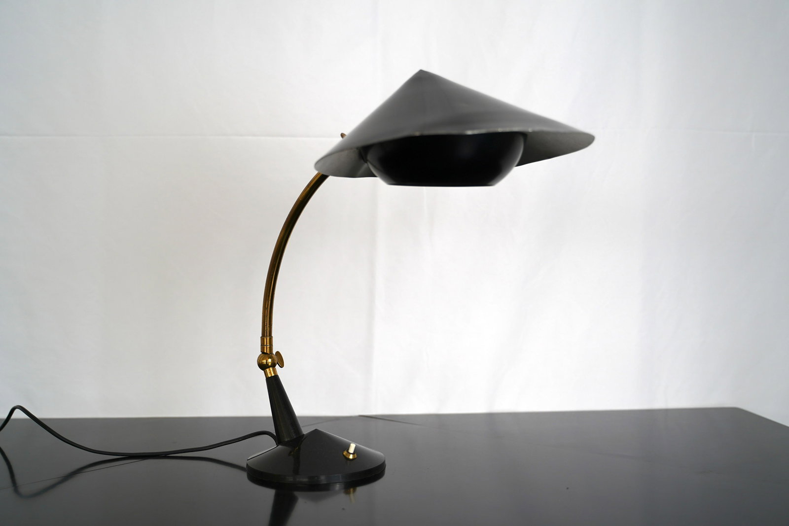 Vintage Italian brass and black lacquer table lamp by (1 of 15)
