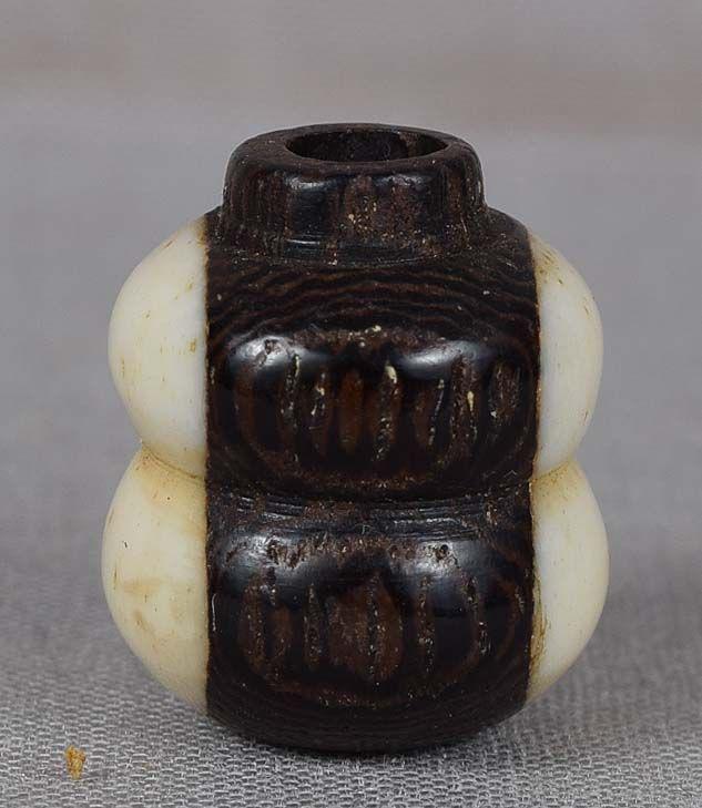 19c OJIME netsuke slide staghorn/rosewood GOURD: 19th century ojime (slide bead for tightening the cord going from netsuke to inro) in double gourd form made out of staghorn and rosewood sections. Very pleasant to the touch, beautiful wear and patin
