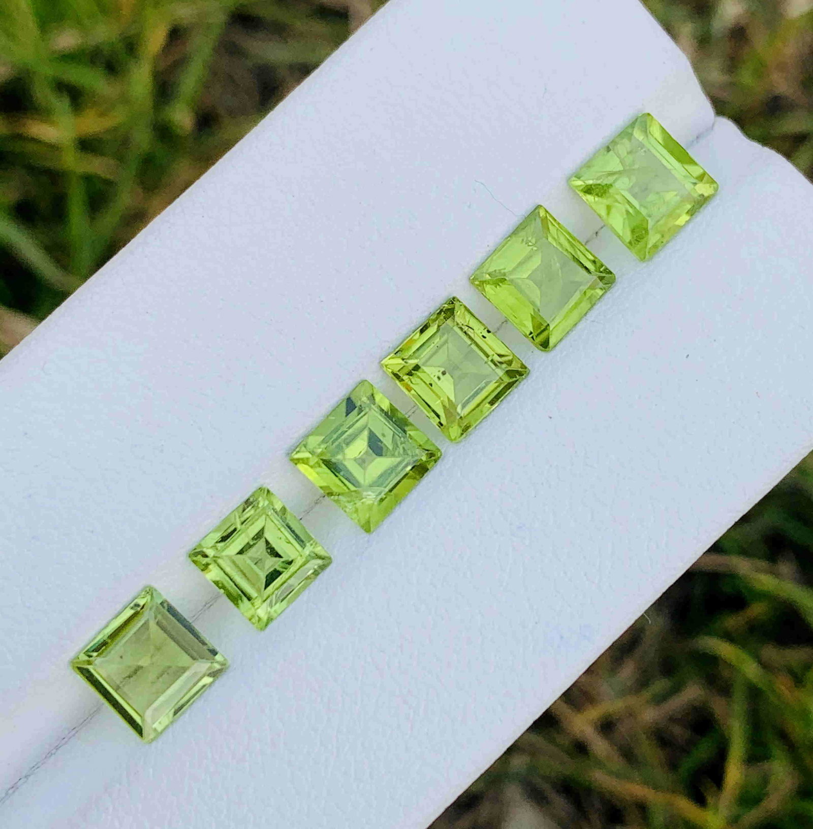 5.35 Carat Beautiful Natural Peridot Gemstone: Title: 5.35 Carat Beautiful Natural Peridot Gemstone Carat Weights: 5.35 Carat Size/Dimensions: xx mm Origin: Pakistan Treatment: Natural Reserve: $30.00 Shipping: Domestic: Flat-rate of $10.00 to an