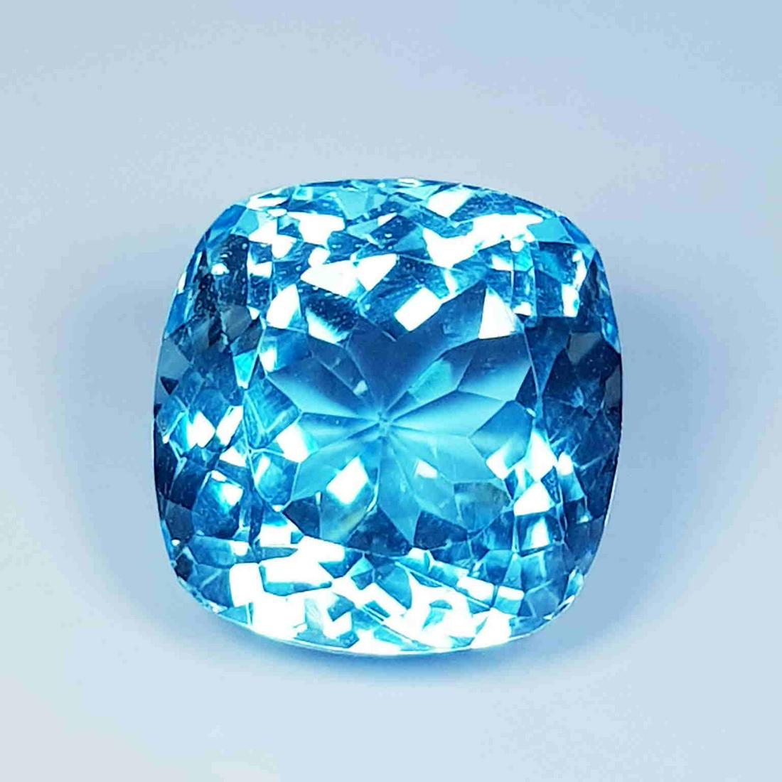 14.00 Ct Natural Cushion Cut Top Quality Blue Topaz (1 of 6)