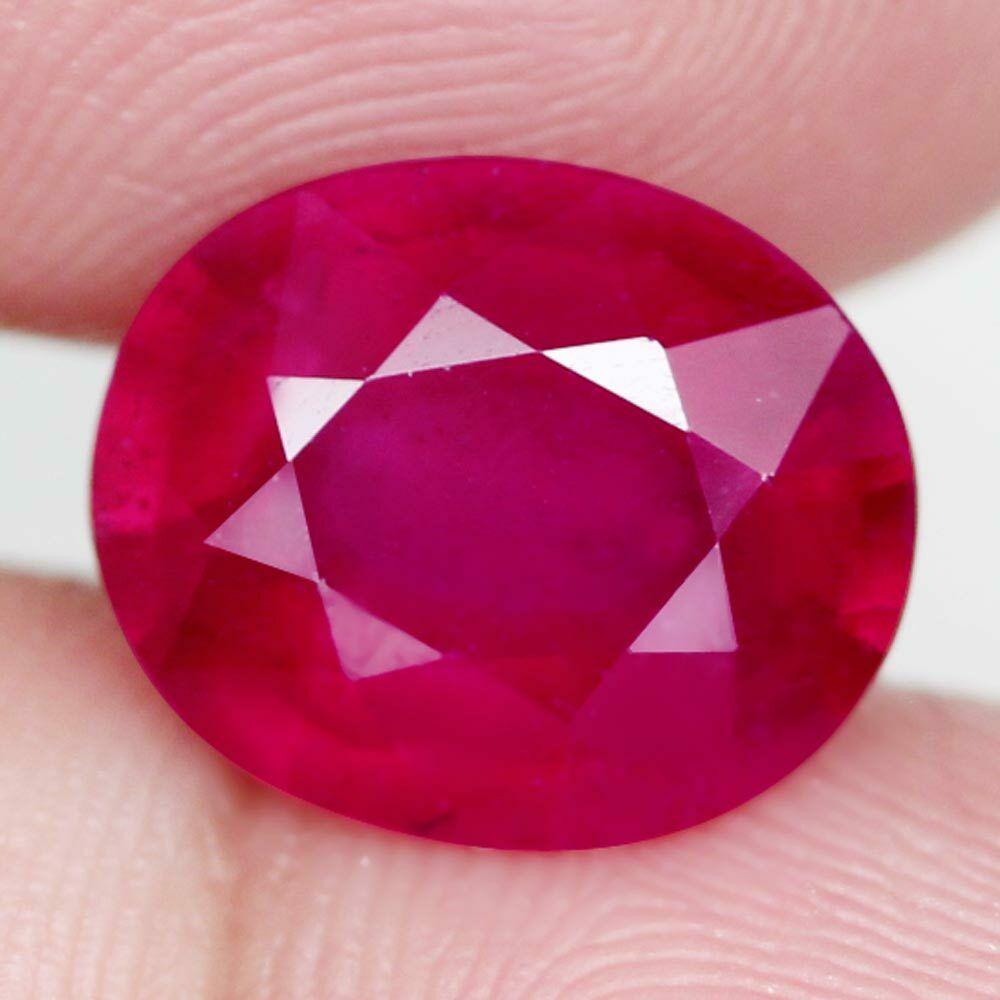3,92 cts Natural Big Oval Blood Red Ruby (1 of 3)