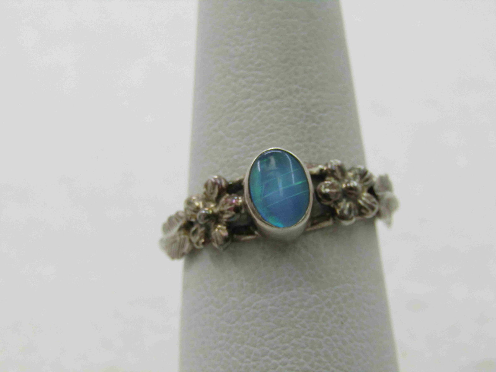Vintage Sterling Southwestern Labradorite Ring, Size 7 (1 of 6)