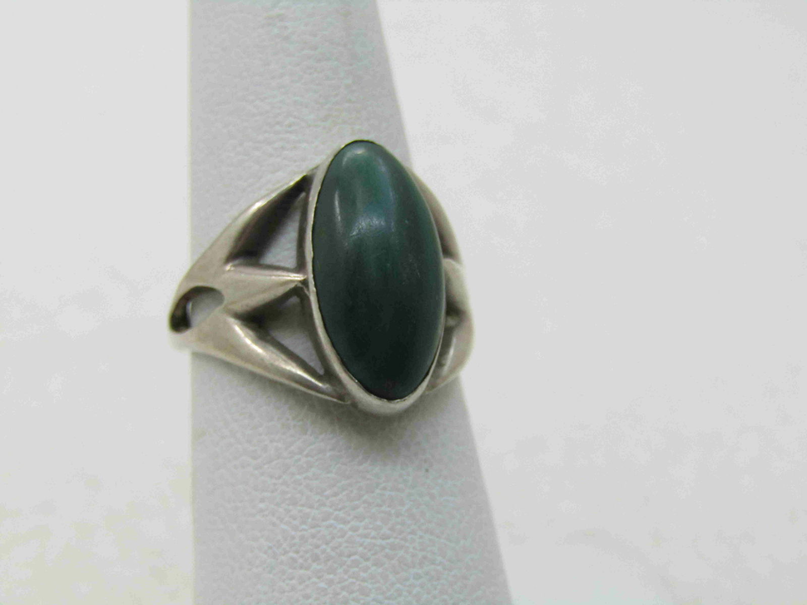Vintage Sterling Mexican Southwestern Malacite Ring, (1 of 8)
