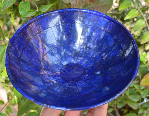 450 Grams Beautiful Royal Blue Lapis Lazuli Bowl: Title: 450 Grams Beautiful Royal Blue Lapis Lazuli Bowl Gemstones: Lapis Lazuli Carat Weights: 450 Grams Size/Dimensions: 157x157x50 MM Additional Info: Natural Reserve: $70.00 Shipping: Domestic: Fla
