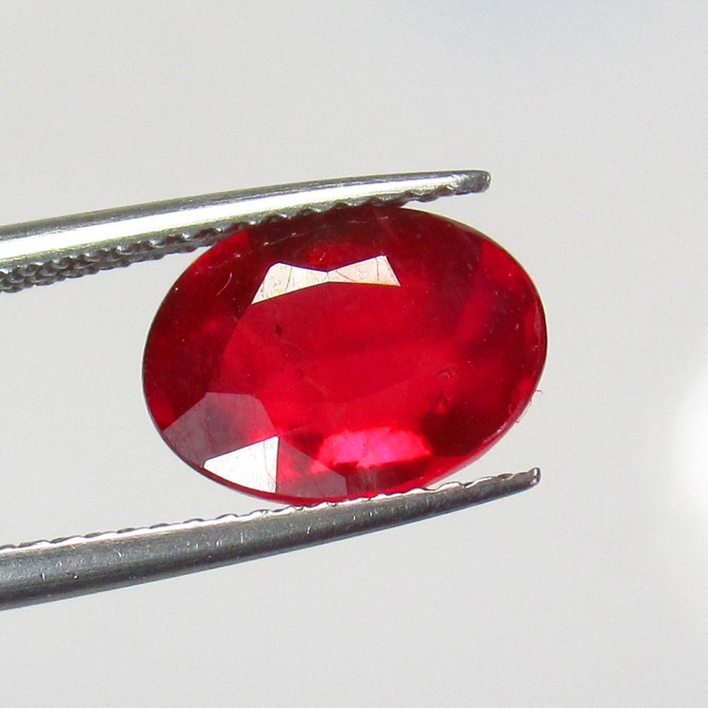 3.41 Ct Natural Mozambique Red Ruby Oval Cut (1 of 3)