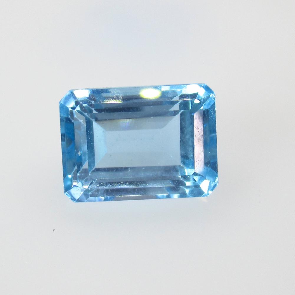 10.37 Ct Natural Blue Topaz Octagon Cut (1 of 2)
