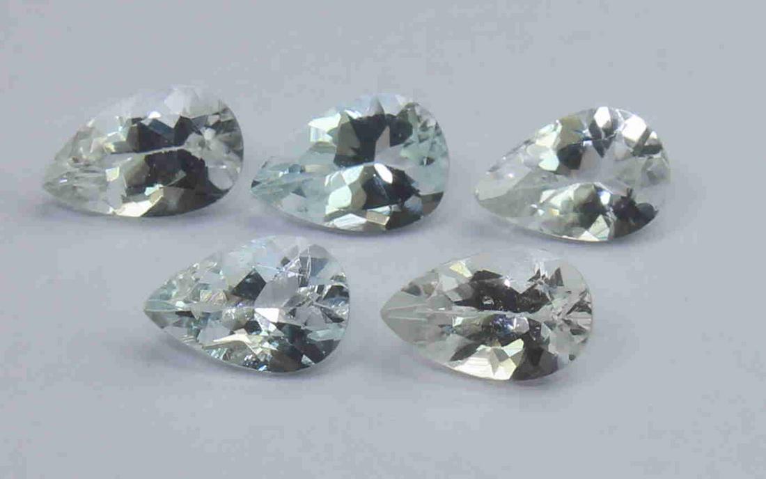 2.06 Cts Natural White beryl Lot: No Reserve! Title: 2.06 Cts Natural White beryl Lot Additional Information: Gemstone : Natural White beryl Origin : Brazil Weight : 2.06 Carats Dimensions : 6x4 mm [Calibrated] Shape : Oval Cut Number
