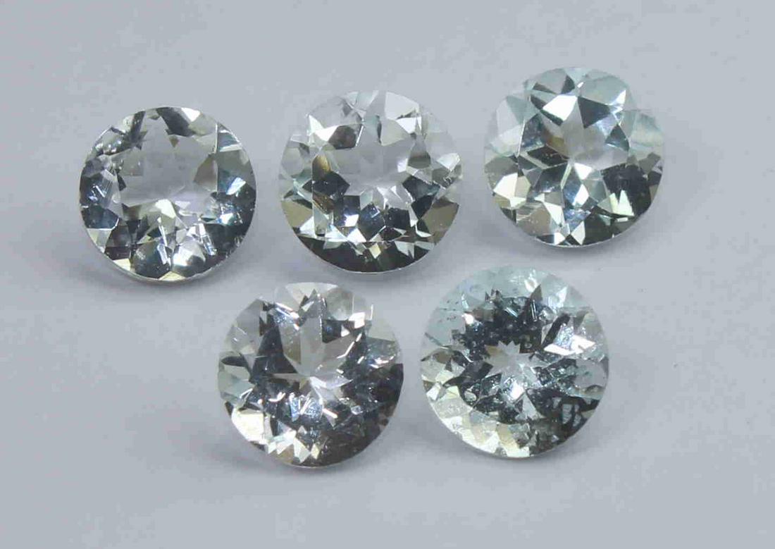 3.87 Cts Natural White beryl Lot: No Reserve! Title: 3.87 Cts Natural White beryl Lot Additional Information: Gemstone : Natural White beryl Origin : Brazil Weight : 3.87 Carats Dimensions : 6-6 mm [Calibrated] Shape : Round Cut Numbe