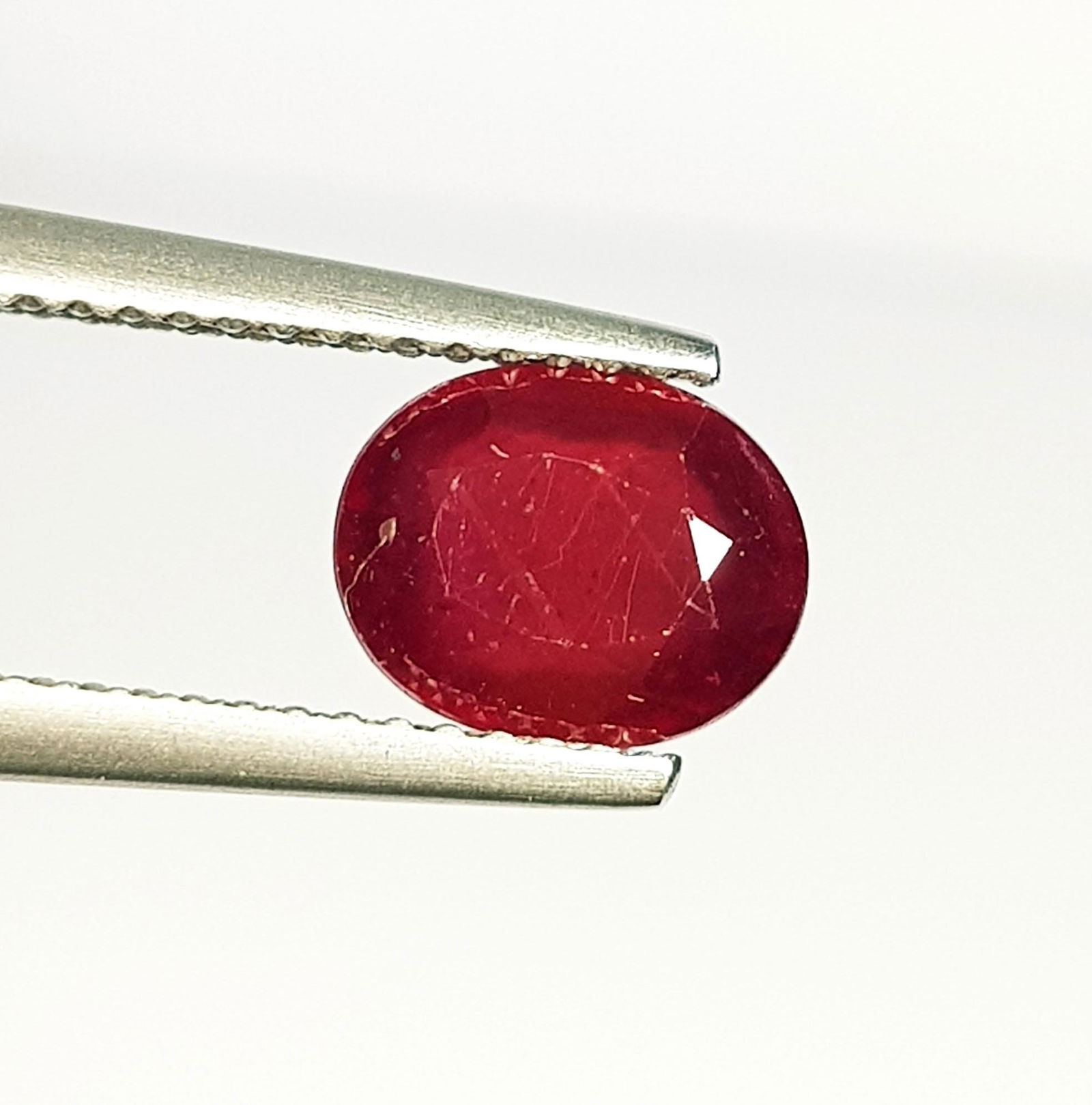 2.25 Ct  Natural Ruby Oval Cut (1 of 4)