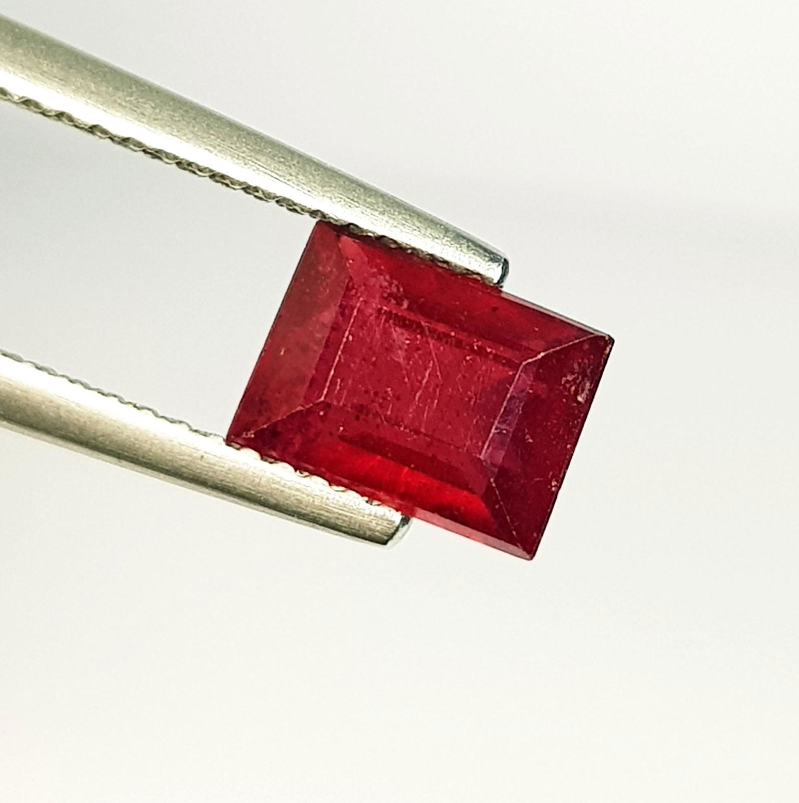 2.09 Ct  Natural Ruby Octagon Cut (1 of 4)