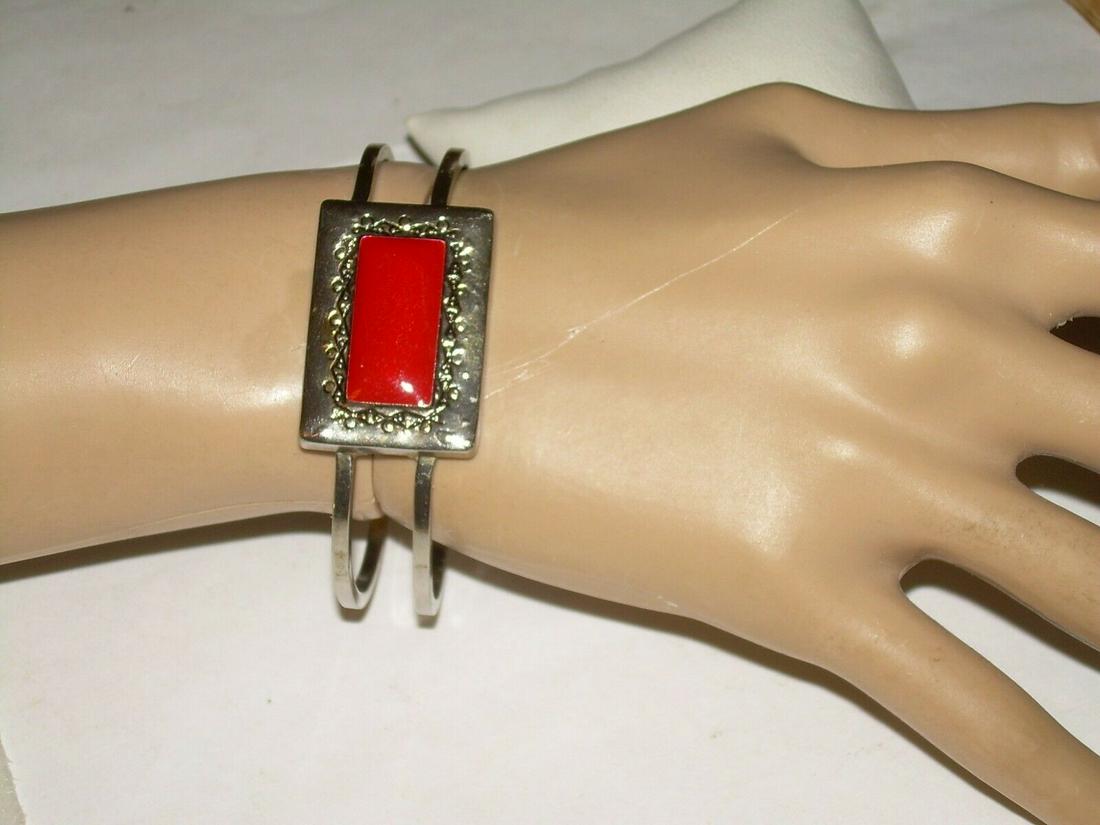 Vintage Gold Tone Southwestern Bangle Bracelet Hinged (1 of 10)