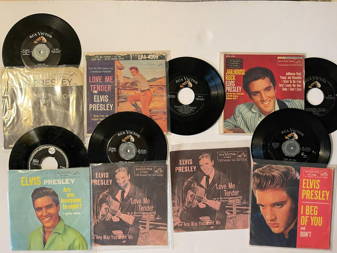 THE ELVIS PRESLEY PICTURE SLEEVE SET (1 of 1)