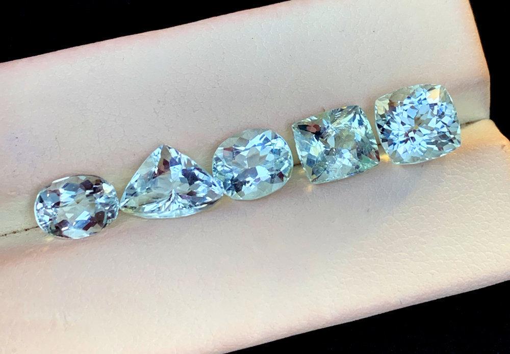 Natural Aquamarine Gemstones lot From Pakistan - 9.10: Natural Aquamarine Gemstones lot From Pakistan - Aquamarine has natural color . Aqumarine has very well luster and transparensy. Weight : 9.10 Carats Size : 08*07*07 mm , 08*06*04 mm Origin : Pakistan
