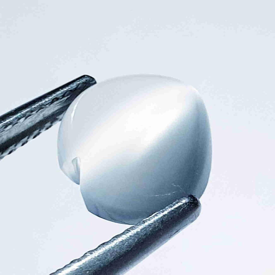 Natural Moonstone Cat's Eye 3.81 ct: No Reserve! Title: Natural Moonstone Cat's Eye 3.81 ct Color/Clarity: VS Gemstones: Gemstones Carat Weights: 3.81 Size/Dimensions: 9.50 x 9.50 x 5.90 Additional Information: Round - Tamilnadu Shipping