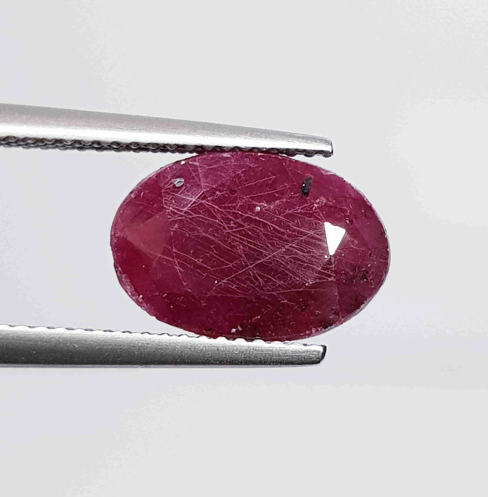 5.80 Ct Natural Faceted Ruby Oval Cut (1 of 4)