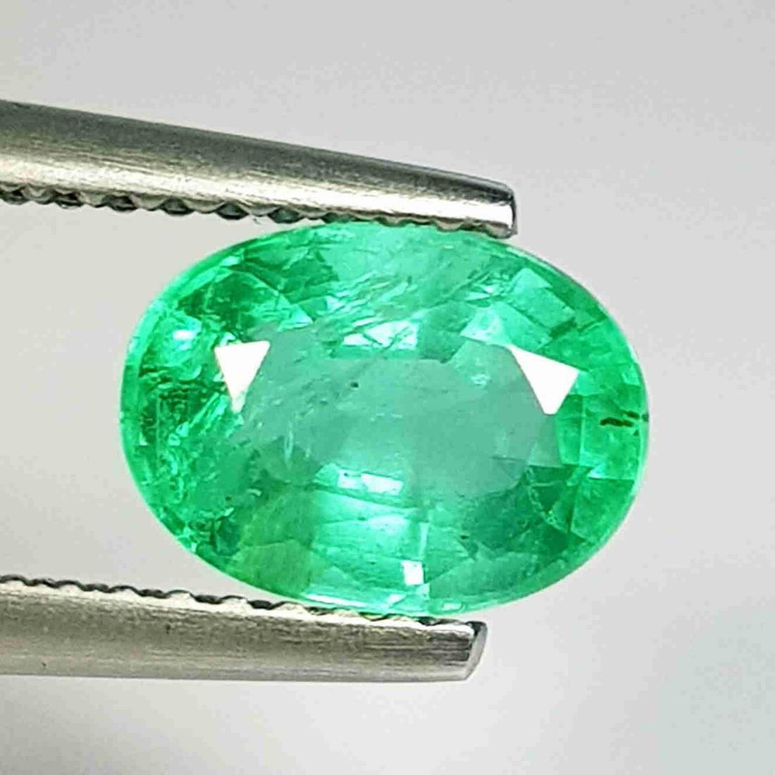Natural Emerald Oval Cut 1.48 ct (1 of 4)
