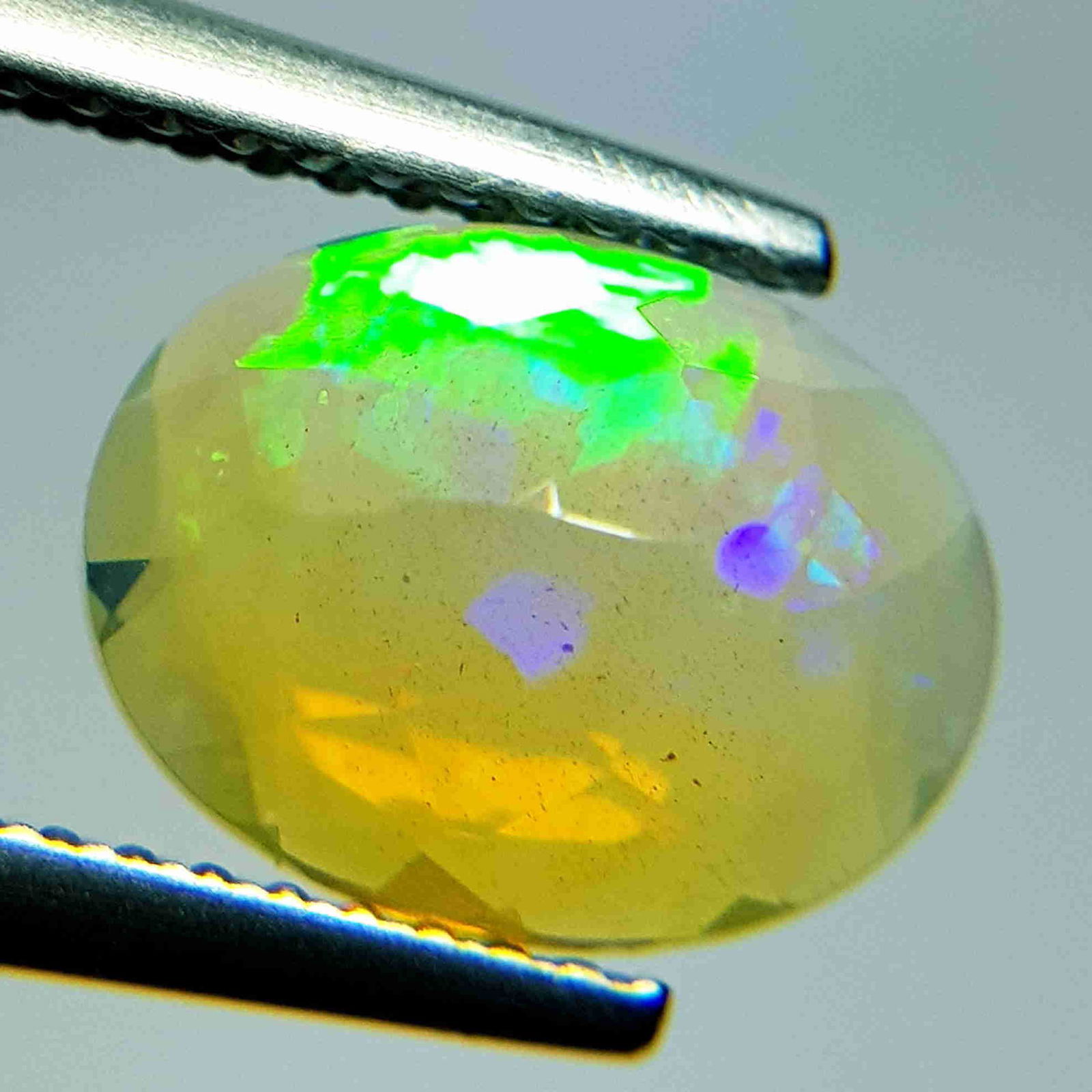 Natural Fire Opal Oval Cut 1.52 ct (1 of 5)