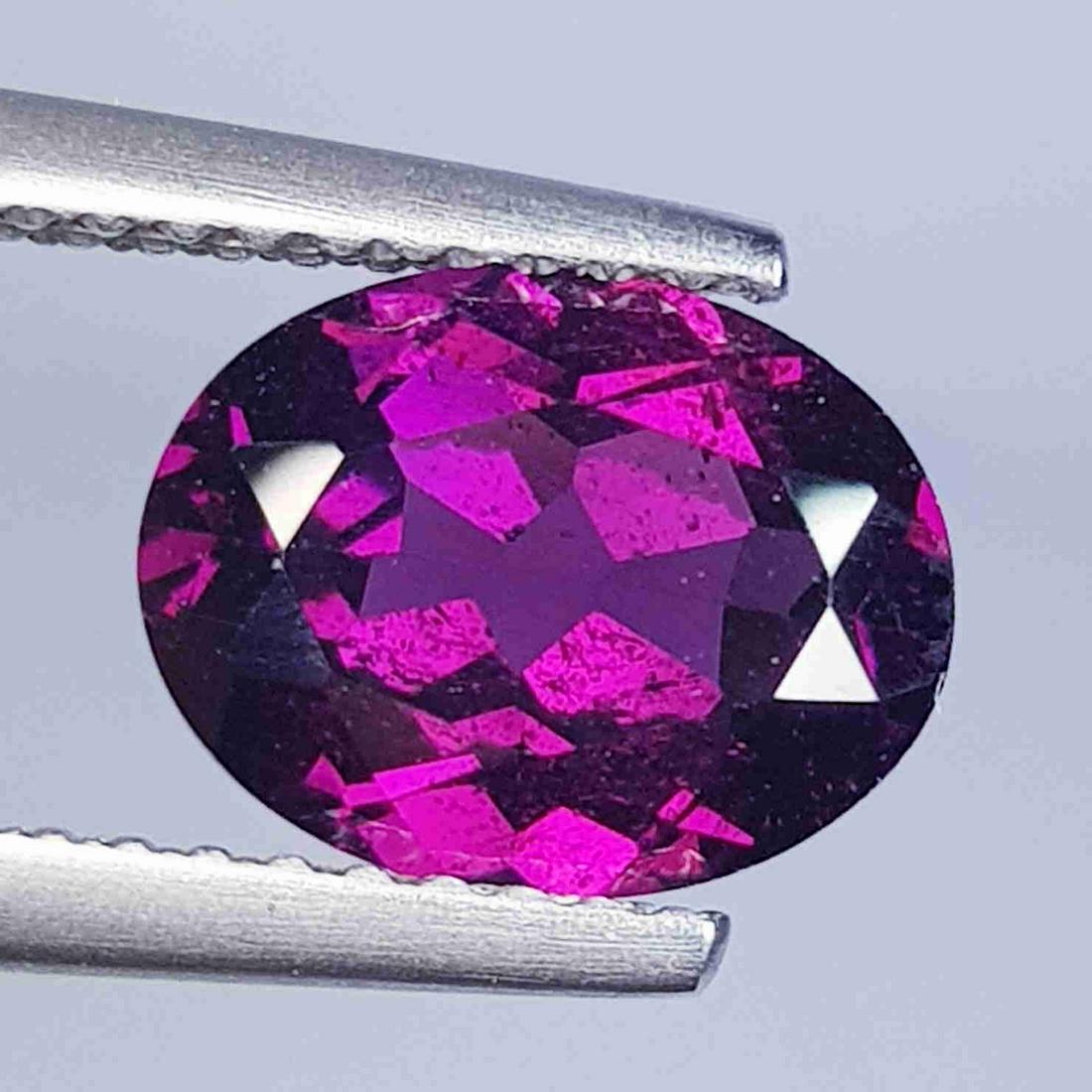 Natural Rhodolite Garnet Oval Cut 2.47 ct: No Reserve! Title: Natural Rhodolite Garnet Oval Cut 2.47 ct Color/Clarity: VVS - VS Gemstones: Gemstones Carat Weights: 2.47 Size/Dimensions: 9.00 x 7.00 x 4.30 Additional Information: Oval - Burma S