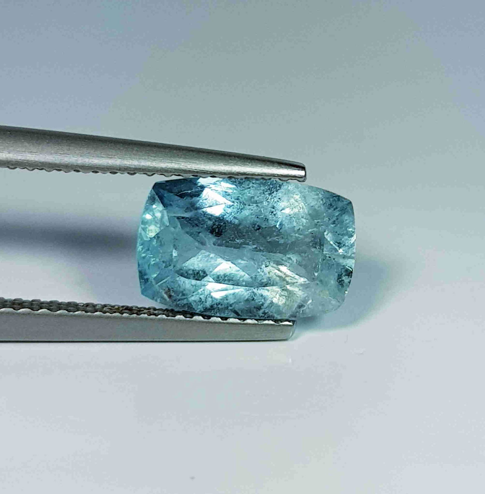 2.29 Ct Natural Aquamarine Rectangle Cut (1 of 4)