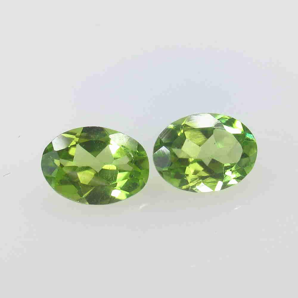 2.36 Ctw Natural Pakistan Peridot Oval Pair: No Reserve! Title: 2.36 Ctw Natural Pakistan Peridot Oval Pair Stone Clarity: VVS Gemstone: Peridot Carat Weight: 2.36 Size/Dimensions: 7.80 x 6.00 x 3.80 mm / 2 Pc's Additional Information: Top Class