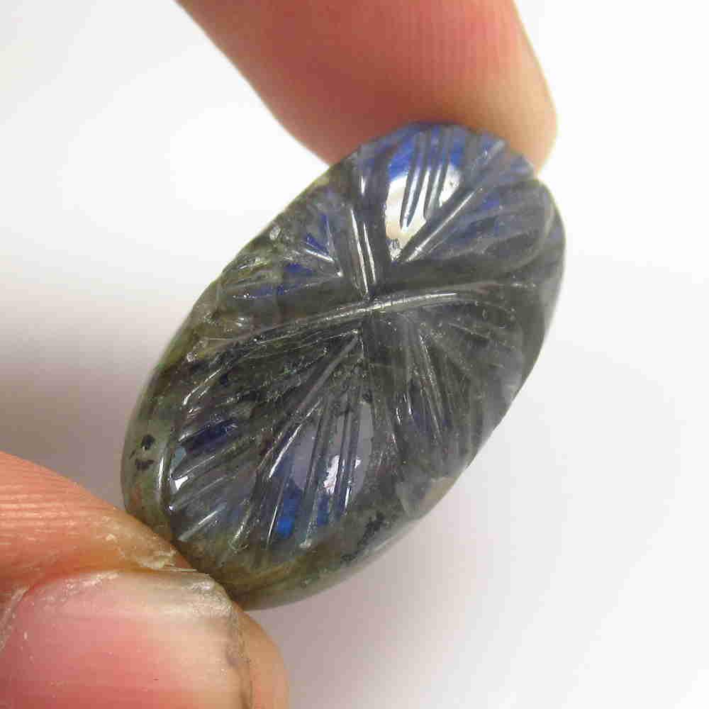 24.16 Ctw Natural Labradorite Carving: No Reserve! Title: 24.16 Ctw Natural Labradorite Carving Stone Clarity: Opaque Gemstone: Labradorite Carat Weight: 24.16 Size/Dimensions: 29.00 x 14.80 x 6.90 mm Additional Information: Nice Carving /