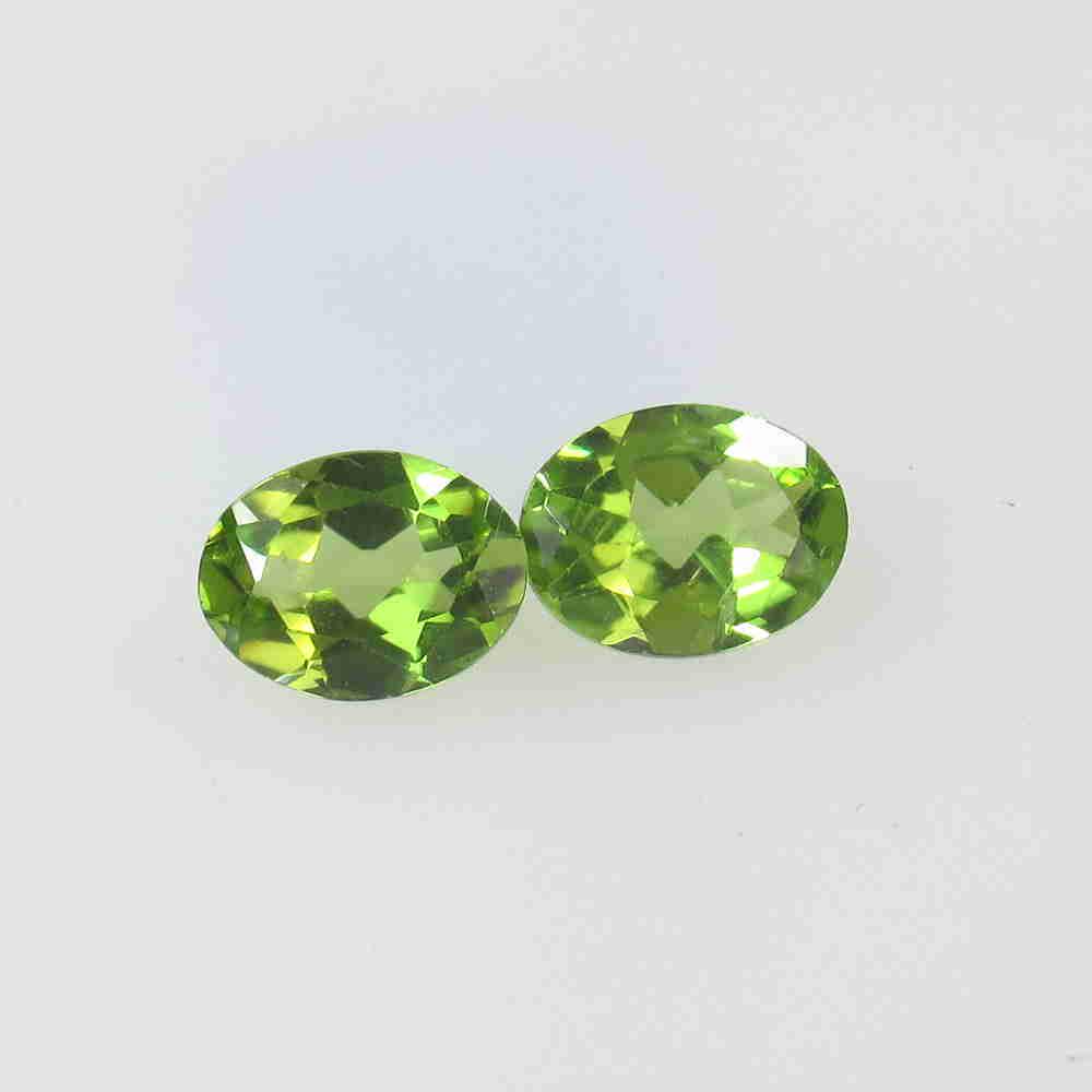2.33 Ctw Natural Pakistan Peridot Oval Pair: No Reserve! Title: 2.33 Ctw Natural Pakistan Peridot Oval Pair Stone Clarity: VVS Gemstone: Peridot Carat Weight: 2.33 Size/Dimensions: 7.90 x 6.00 x 3.40 mm / 2 PC's Additional Information: Top Class