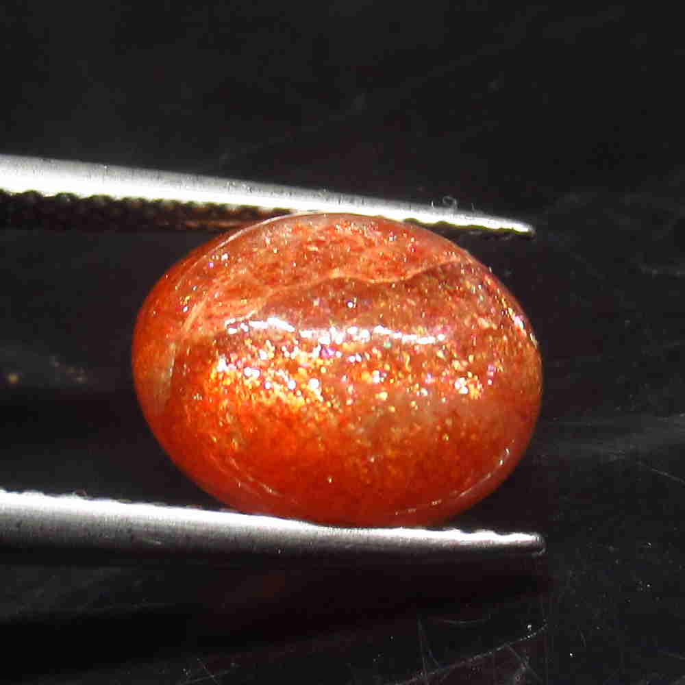 3.09 Ctw Natural Sunstone Oval Cab: No Reserve! Title: 3.09 Ctw Natural Sunstone Oval Cab Stone Clarity: Opaque Gemstone: Sunstone Carat Weight: 3.09 Size/Dimensions: 10.40 x 8.00 x 5.10 mm Additional Information: Excellent Oval Cab / G