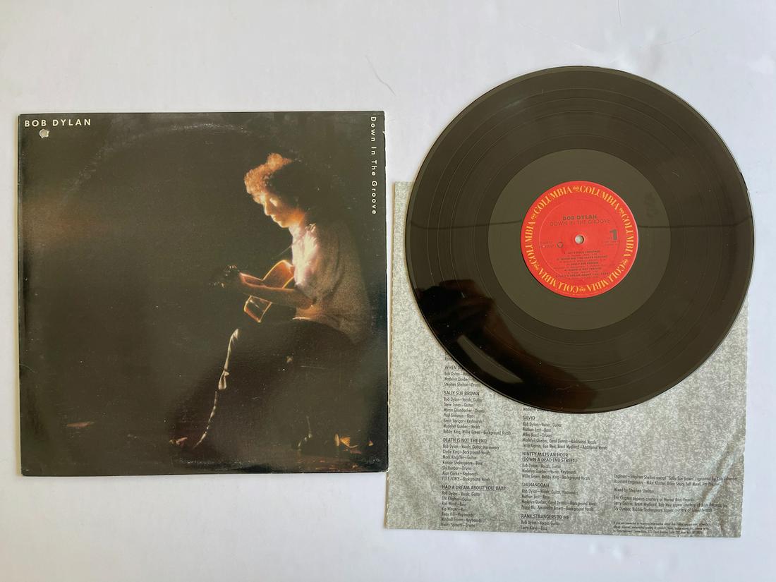 Bob Dylan – Down In The Groove: Title: Bob Dylan – Down In The Groove Additional Information: Bob Dylan – Down In The Groove Label: Columbia – OC 40957, Columbia – C 40957 Format: Vinyl, LP, Album, MOST LIKELY THE Direct Met