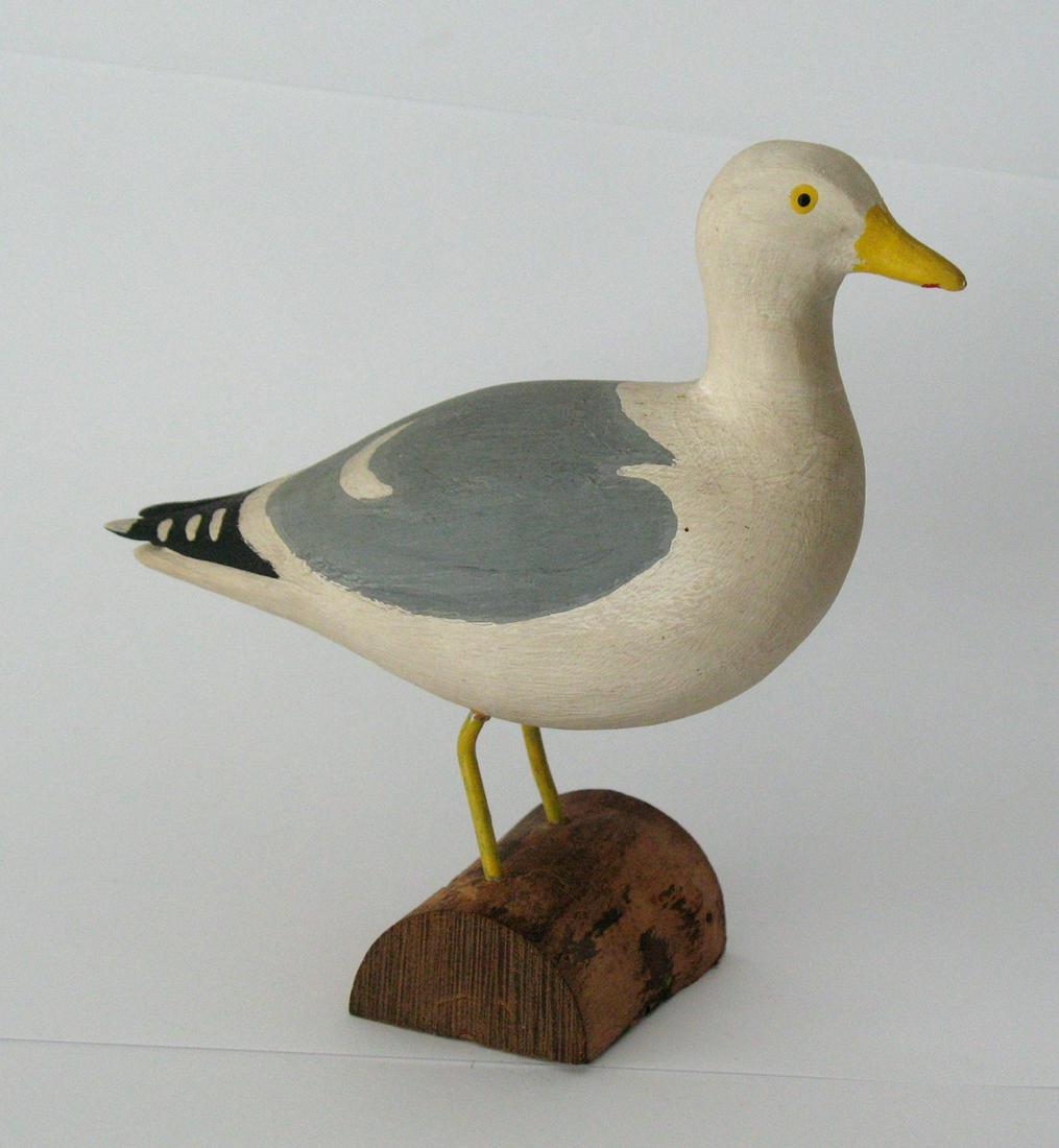 Folk art seagull carving (1 of 3)