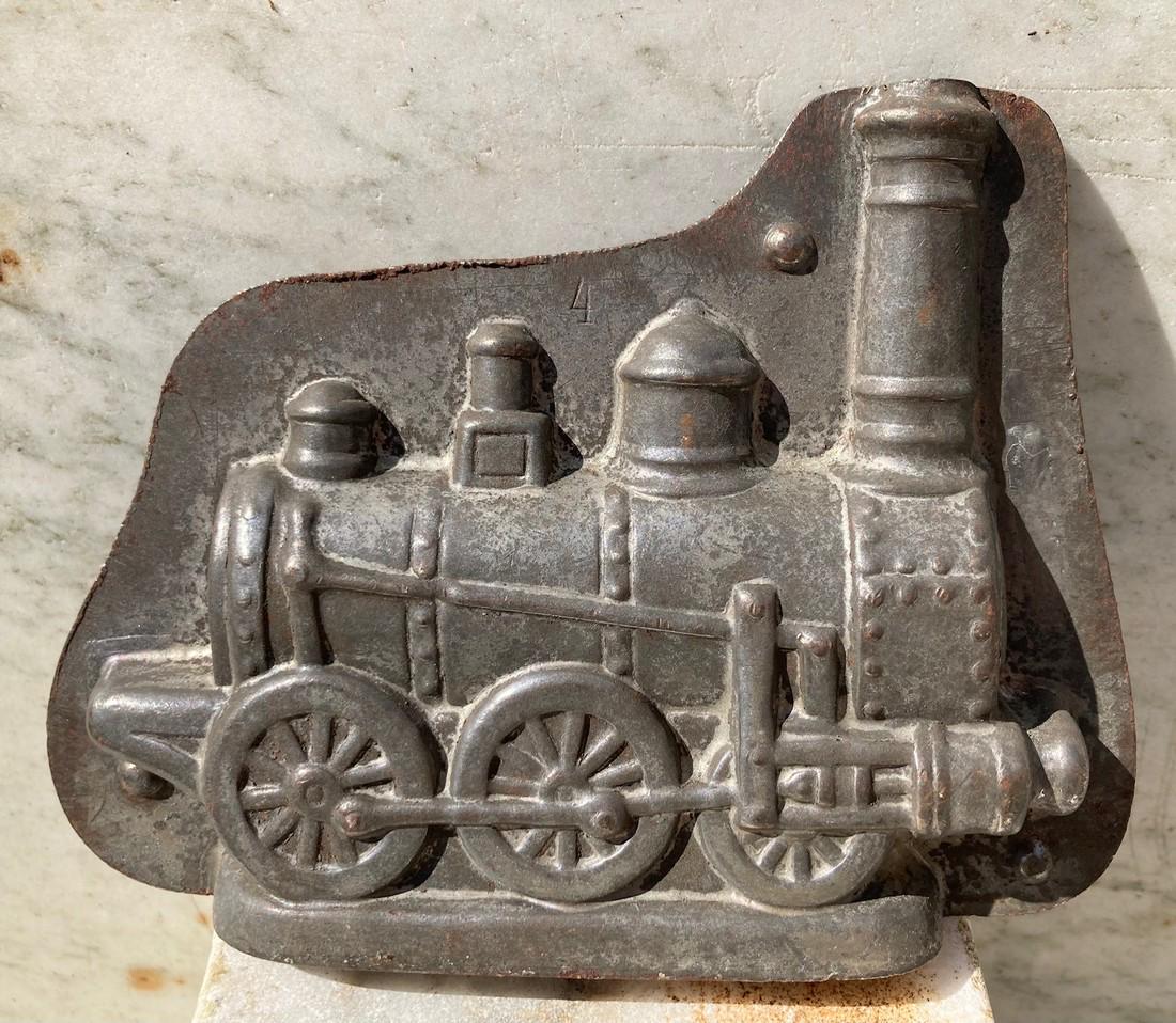 C1900 Tin Chocolate Mold Front Of A Train Engine (1 of 3)