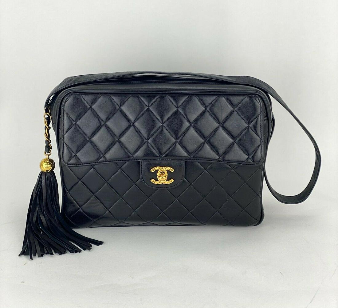 Chanel CC Tassel Camera Case Black Quilted Lambskin (1 of 20)