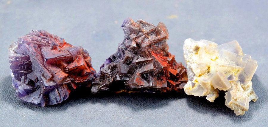 256 Gram Natural Bluish Purple 3 Flourite Crystals From: Natural Bluish Purple 3 Flourite Crystals From Balochistan Pakistan Dimensions (mm) of LARGE ONE ~ 67*50*18 mm Dimensions (mm) of Small One ~ 59*46*36 mm Weight (carats) 256 Gram Treatment : Natural O