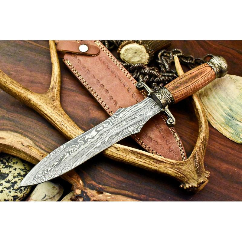 Exclusive pattern work damascus steel knife hardwood (1 of 5)