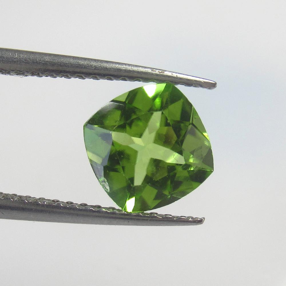 1.60 Ct Natural Pakistan Peridot Cushion Cut: No Reserve! Title: 1.60 Ct Natural Pakistan Peridot Cushion Cut Stone Clarity: VVS Gemstone: Natural Peridot Carat Weight: 1.60 Size/Dimensions: 7.10 x 7.10 x 4.40 mm Additional Information: Top Class