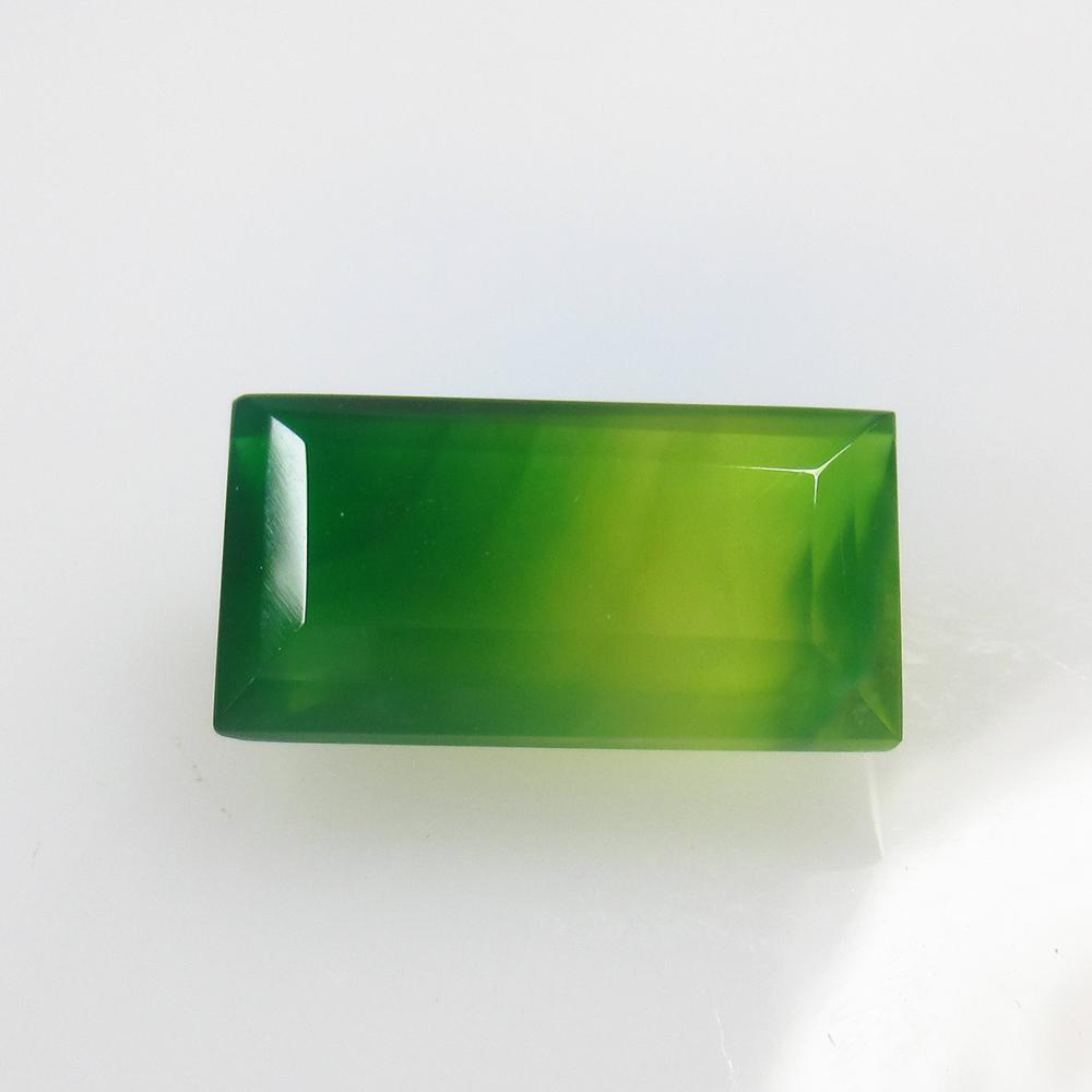 7.53 Ct Natural Green Onyx Rectangle Cut (1 of 2)