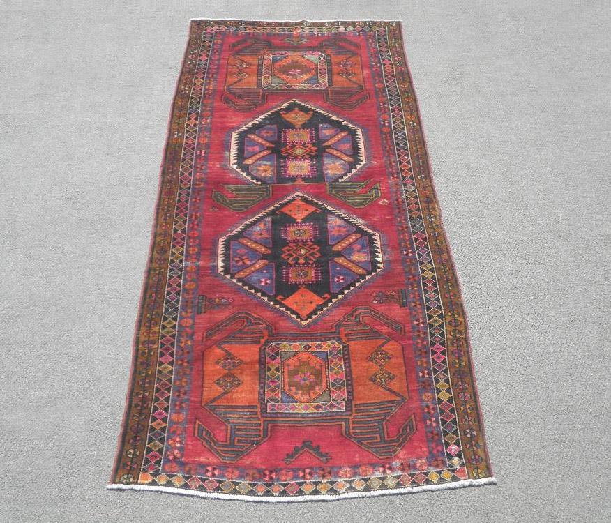 Semi Antique Persian Bakhtiari 10.9x4.2: Title: Semi Antique Persian Bakhtiari 10.9x4.2 Origin (City & Country): Iran Size/Format: 10.9x4.2 Description:Handmade semi antique Persian Bakhtiari rug. Size 10.9x4.2 feet, made of fine quality bab