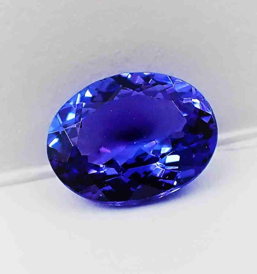 Tanzanite 7 x 9 mm Certified - 1.80 ct (1 of 9)