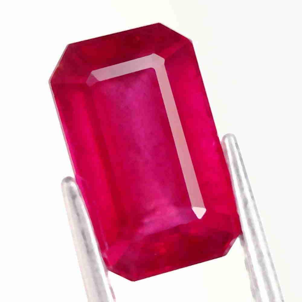3,47 cts Natural Octagon Blood Red ruby (1 of 3)