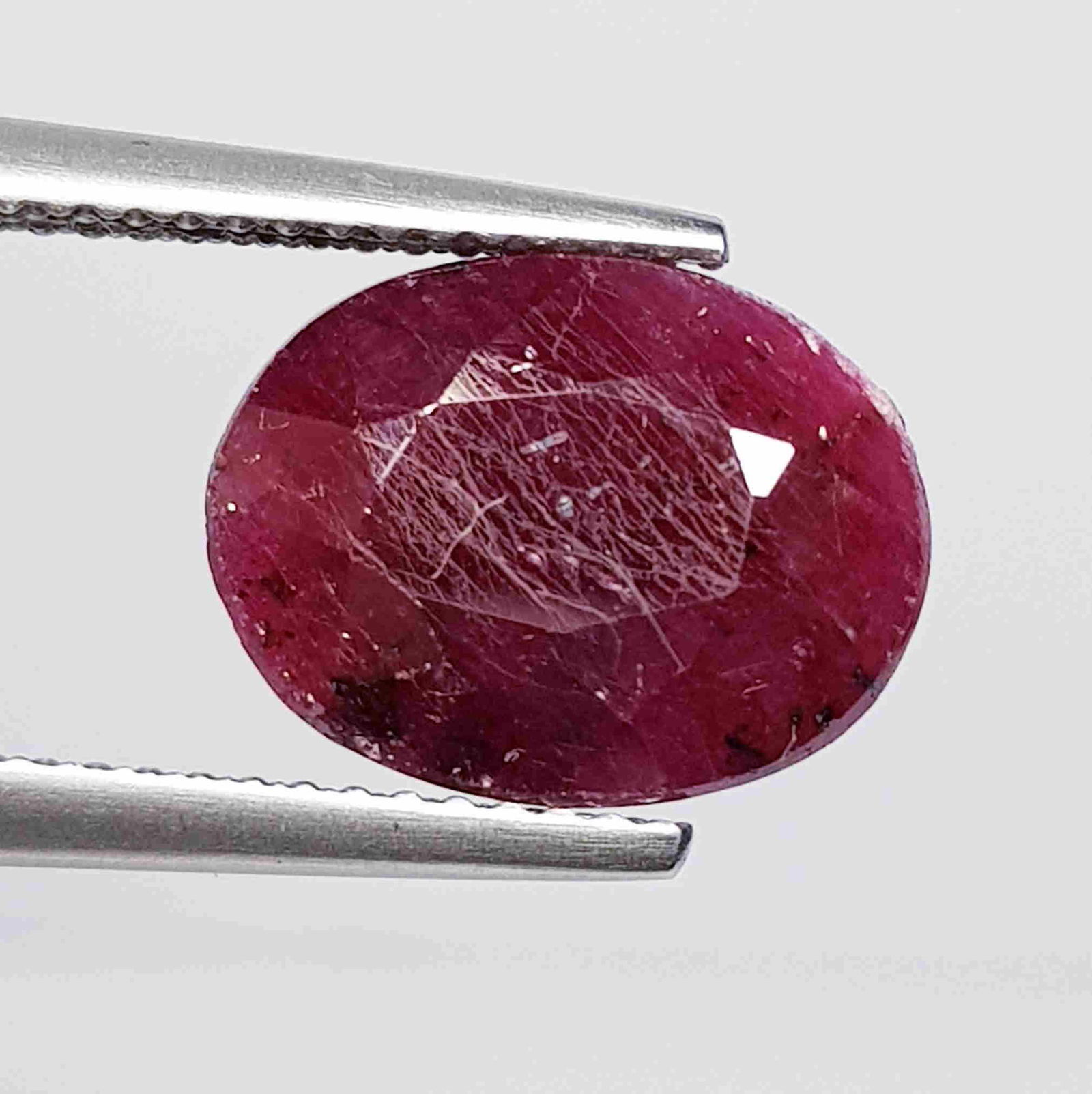 5.30 ct Natural Faceted Ruby (1 of 4)