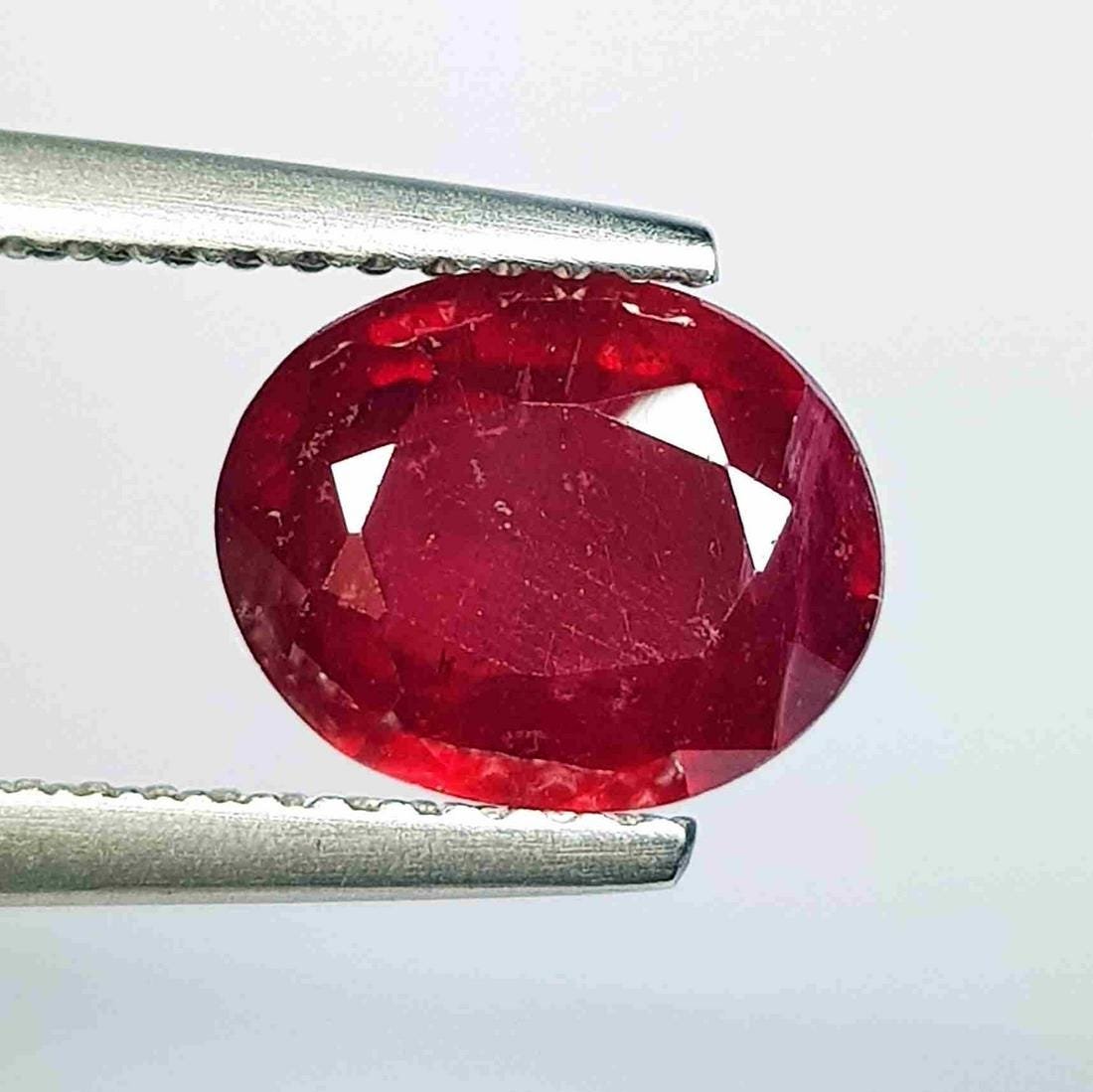 2.98 Ct  Natural Ruby Oval Cut (1 of 4)