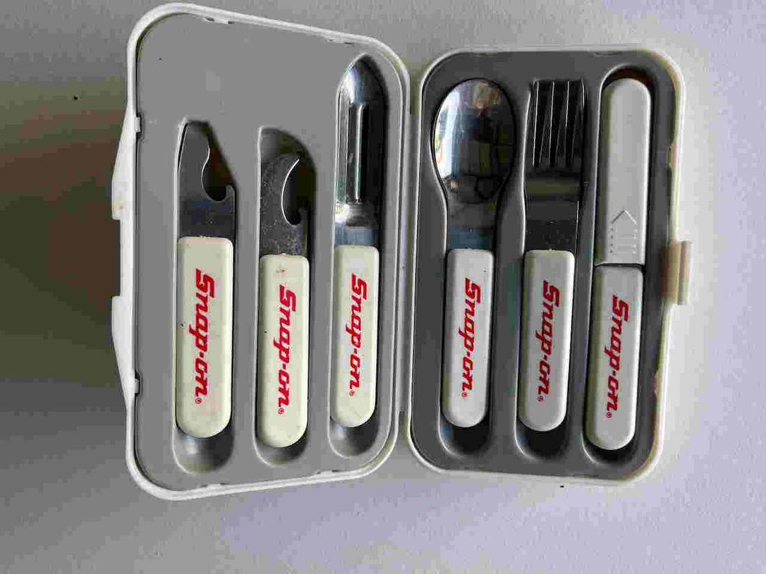 VINTAGE SNAP-ON CAMPING TOOL SET (1 of 2)
