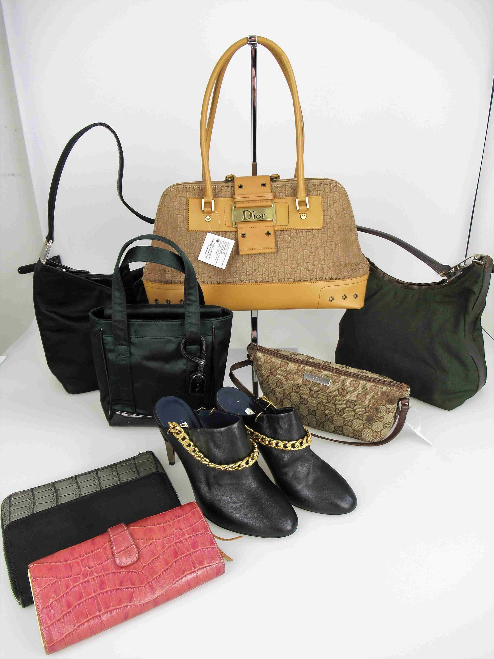 Stock of 9 items of major brands (1 of 10)