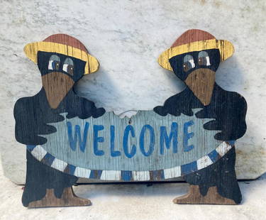 C1960 folk crows welcome sign: Title: C1960 folk crows welcome signDimensions: 1/2" thick plywood. 21" x 16".Provenance/Additional Info: Fun original paint. Shipping:Domestic: Flat-rate of $30.00 to anywhere within the contiguous