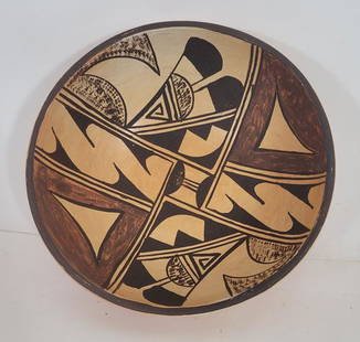 Fine Hopi Pueblo pottery shallow bowl ca 1940-60: Title: Fine Hopi Pueblo pottery shallow bowl ca 1940-60Provenance/Additional Info: Exceptional unsigned Hopi shallow bowl in mint condition. A very bold design.Dimensions:7" diameter x 2 1/2" high