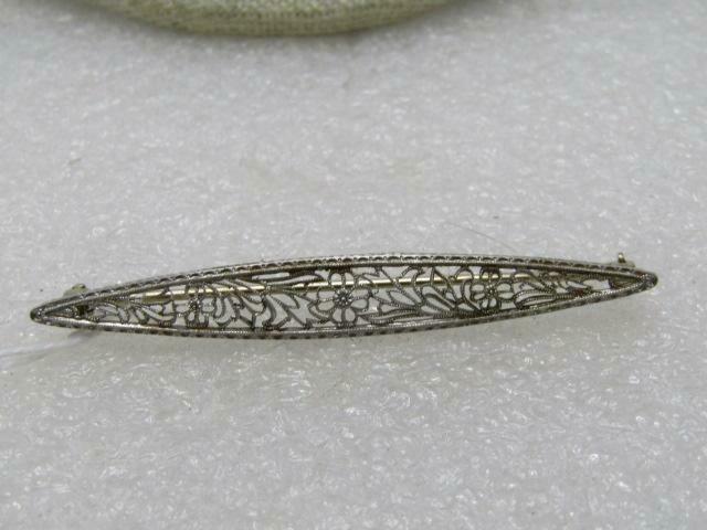 14kt Art Deco Filigree Brooch, Floral Theme, 2.25" Bar (1 of 7)